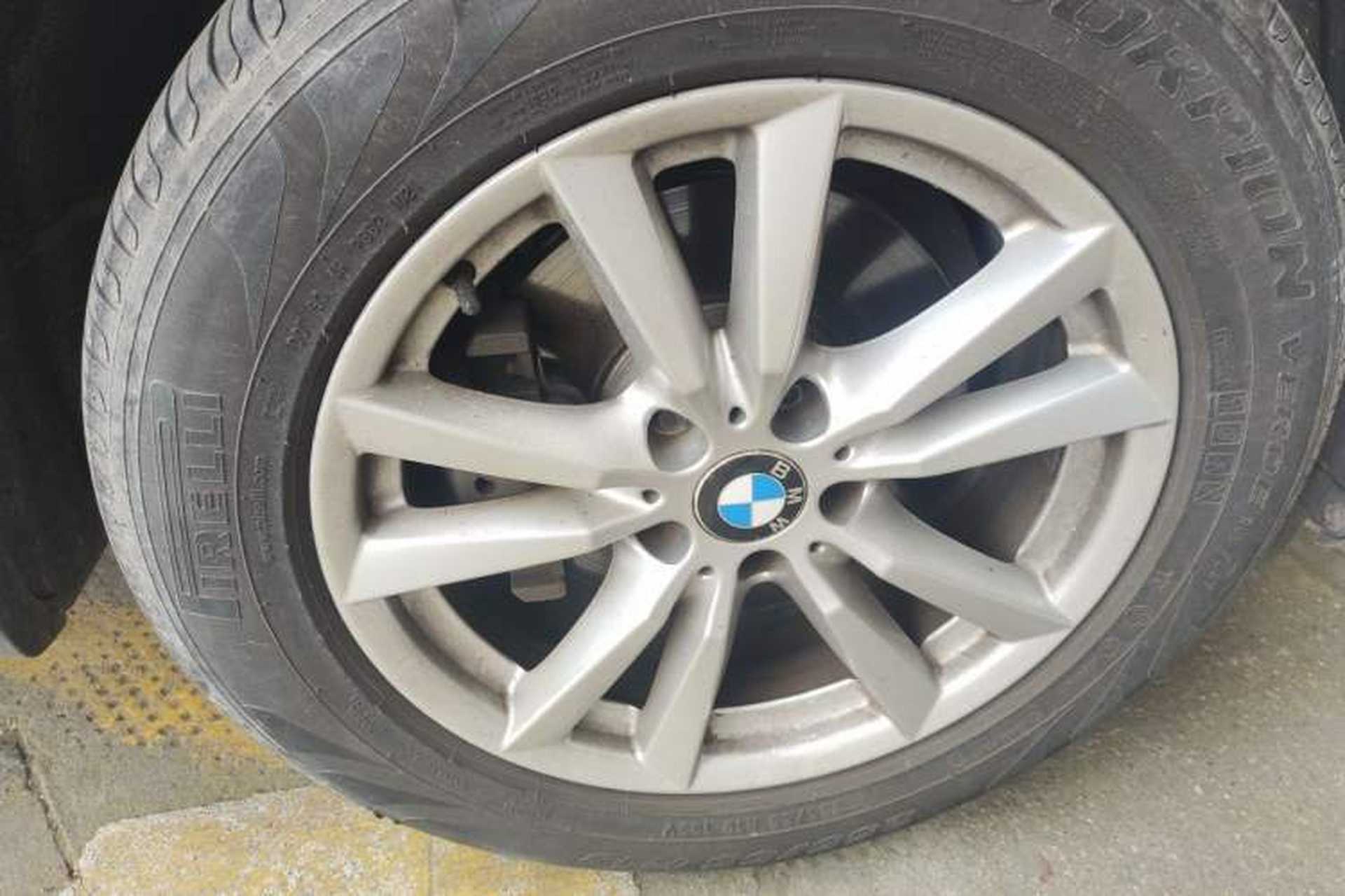 Used BMW X5 2014 xDrive35i Elegant Edition Right Front Wheel Hub