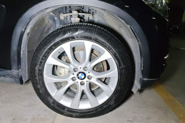 Used BMW X5 2014 xDrive35i Leading Model Right Front Wheel Hub