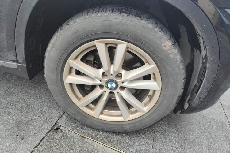 Used BMW X5 2014 xDrive30d Right Front Wheel Hub