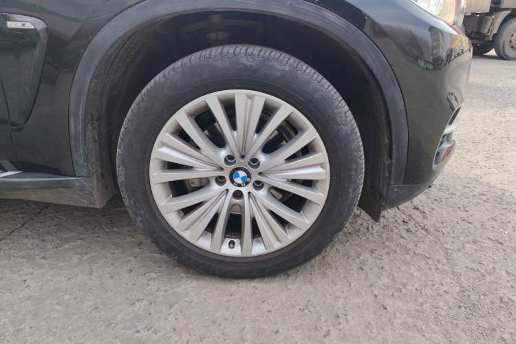 Used BMW X5 2014 xDrive35i Leading Model Right Front Wheel Hub