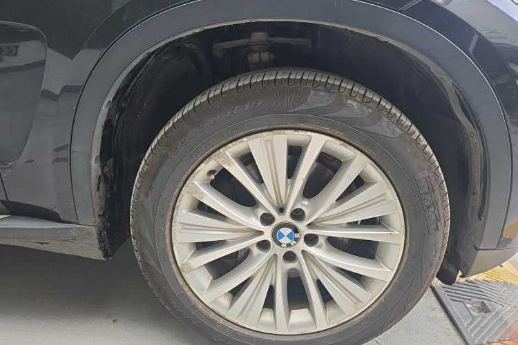 Used BMW X5 2014 xDrive35i Leading Model Right Front Wheel Hub