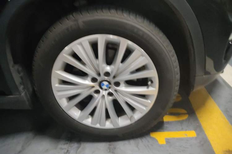 Used BMW X5 2014 xDrive35i Leading Model Right Front Wheel Hub