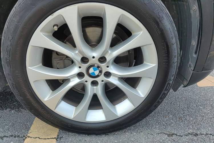 Used BMW X5 2014 xDrive35i Leading Model Right Front Wheel Hub