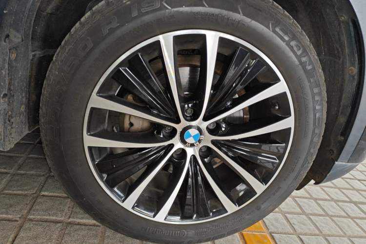Used BMW X5 2014 xDrive35i Leading Model Right Front Wheel Hub