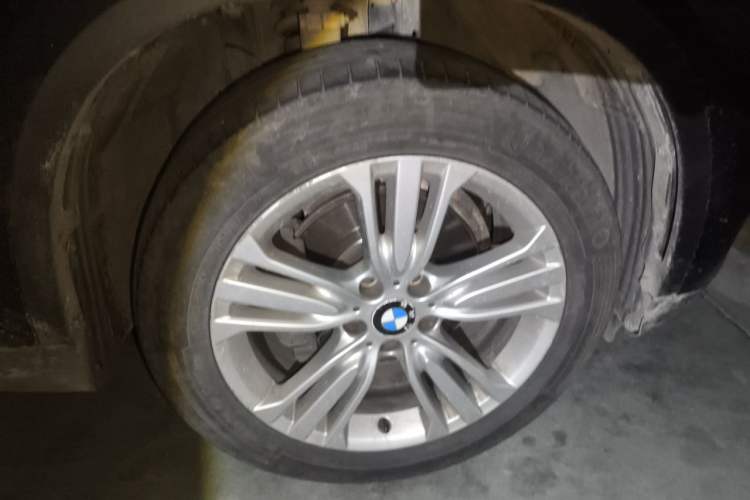 Used BMW X5 2014 xDrive35i 3.0T 5-seater Middle East version Right Front Wheel Hub