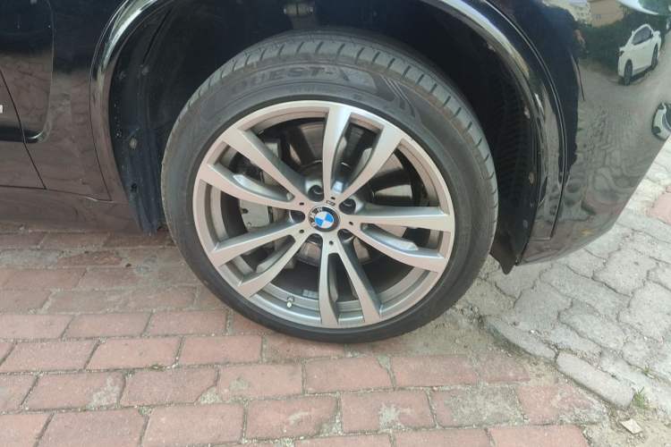 Used BMW X5 2014 xDrive50i M Sport Edition Right Front Wheel Hub