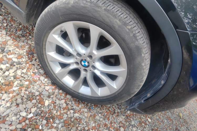 Used BMW X5 2014 xDrive35i Elegant Edition Right Front Wheel Hub