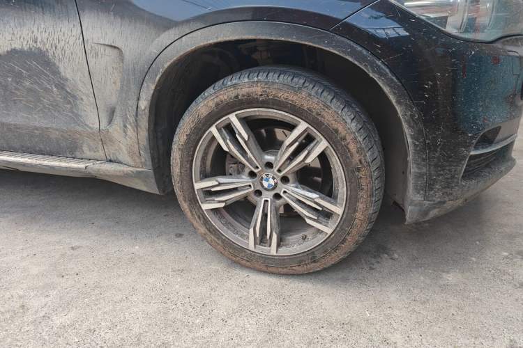 Used BMW X5 2014 xDrive35i Leading Model Right Front Wheel Hub