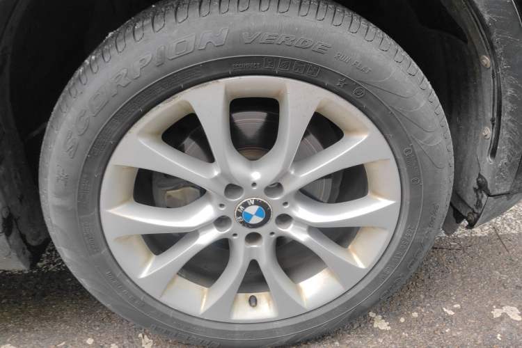 Used BMW X5  Right Front Wheel Hub