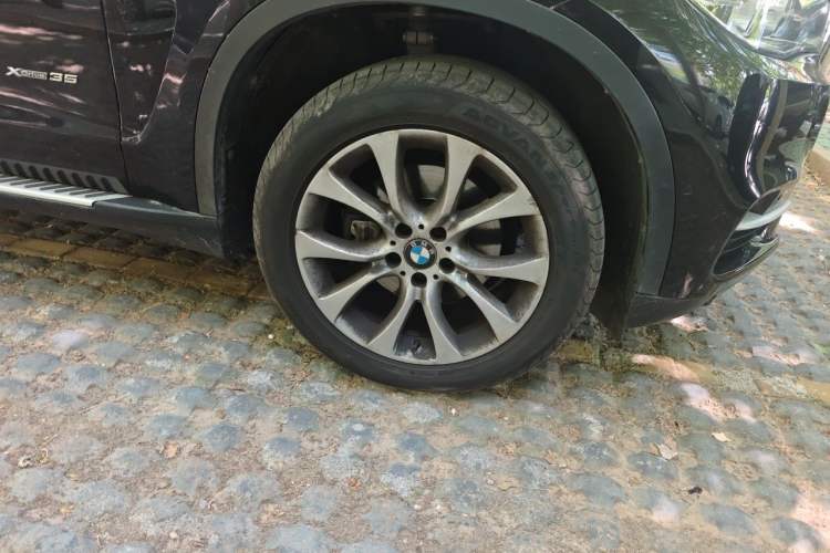 Used BMW X5 2014 xDrive35i Leading Model Right Front Wheel Hub