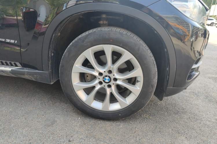 Used BMW X5 2014 xDrive35i Leading Model Right Front Wheel Hub