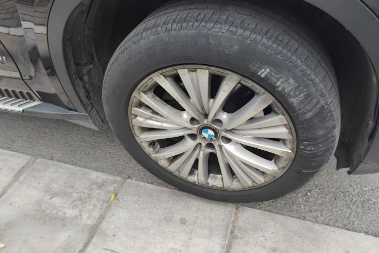Used BMW X5 2014 xDrive35i Luxury Edition Right Front Wheel Hub