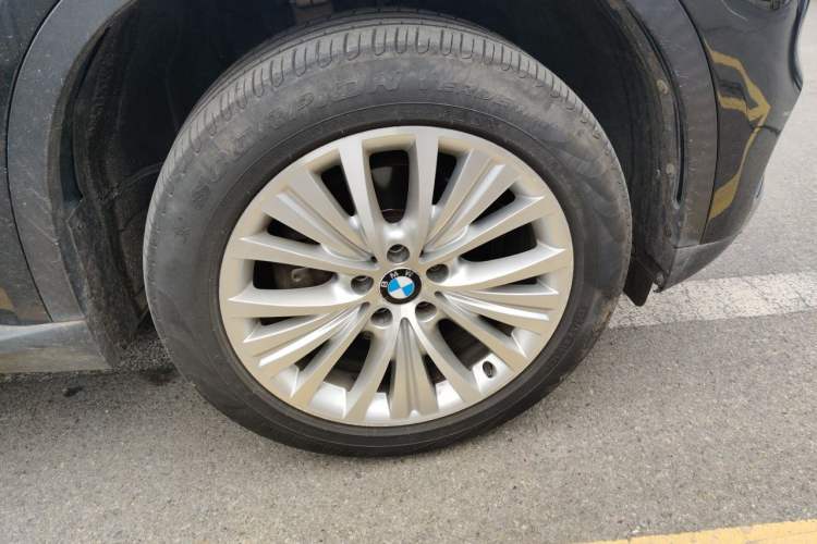 Used BMW X5 2014 xDrive35i Luxury Edition Right Front Wheel Hub