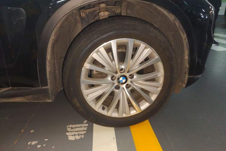 Used BMW X5 2014 xDrive35i Leading Model Right Front Wheel Hub