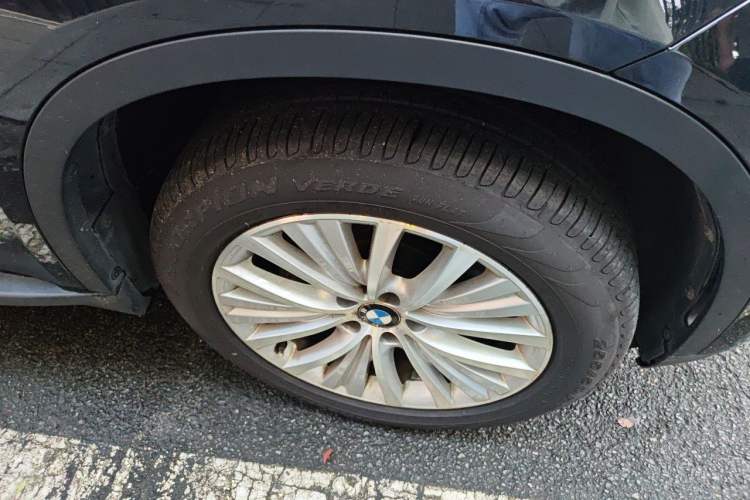Used BMW X5 2014 xDrive35i Luxury Edition Right Front Wheel Hub