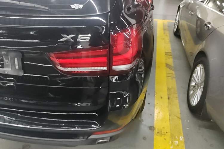 Used BMW X5 2014 xDrive35i Elegant Edition Right Rear Taillight
