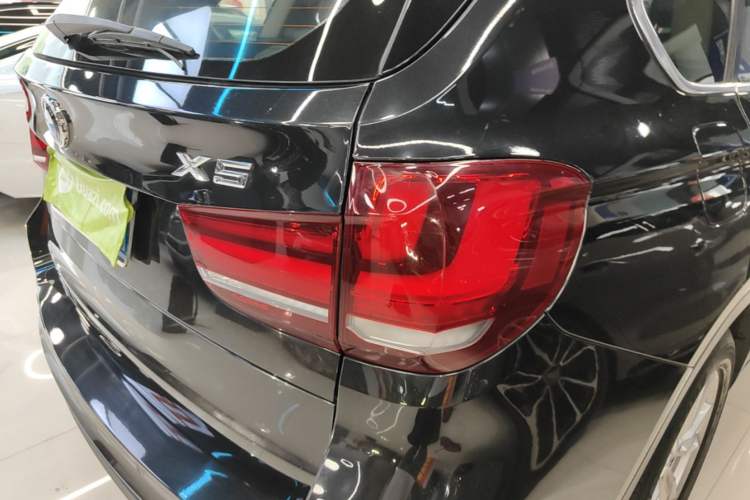 Used BMW X5 2014 xDrive35i Elegant Edition Right Rear Taillight