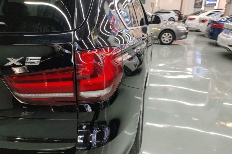 Used BMW X5 2014 xDrive35i Leading Model Right Rear Taillight