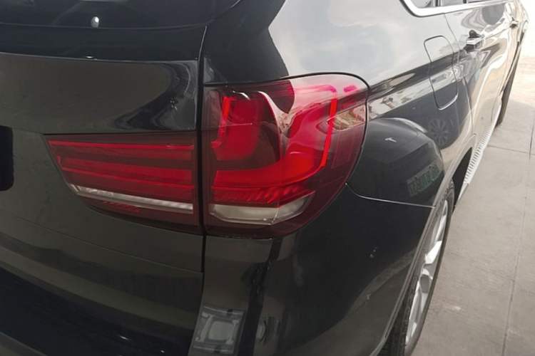 Used BMW X5 2014 xDrive35i Elegant Edition Right Rear Taillight