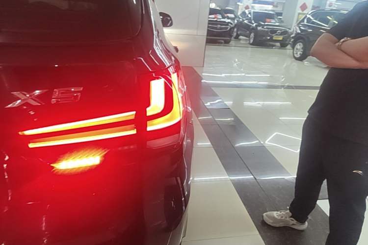 Used BMW X5 2014 xDrive35i Leading Model Right Rear Taillight