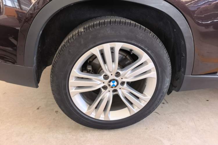 Used BMW X5 2014 xDrive35i U.S. specification Right Rear Wheel Hub
