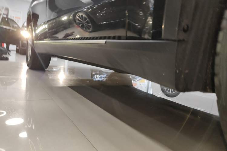 Used BMW X5 2014 xDrive35i Elegant Edition Right Side Sill