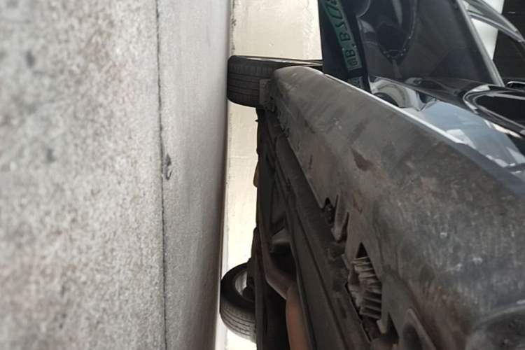Used BMW X5 2014 xDrive35i Elegant Edition Right Side Sill
