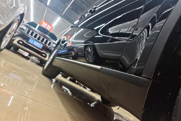 Used BMW X5 2014 xDrive35i Elegant Edition Right Side Sill