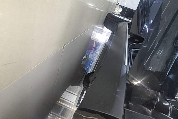 Used BMW X5 2014 xDrive35i Leading Model Right Side Sill