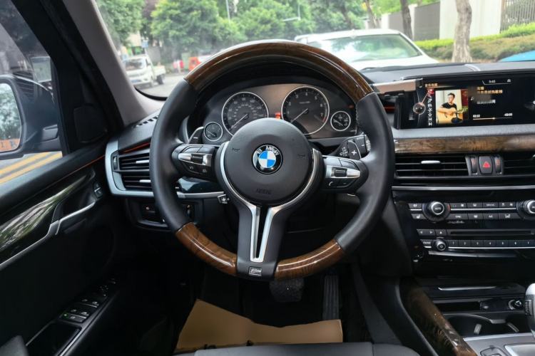 Used BMW X5  Steering Wheel