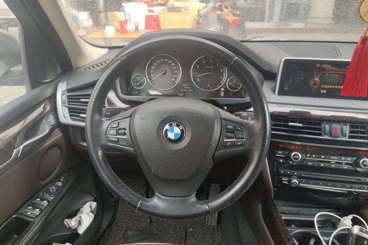 Used BMW X5 2014 xDrive35i Elegant Edition Steering Wheel