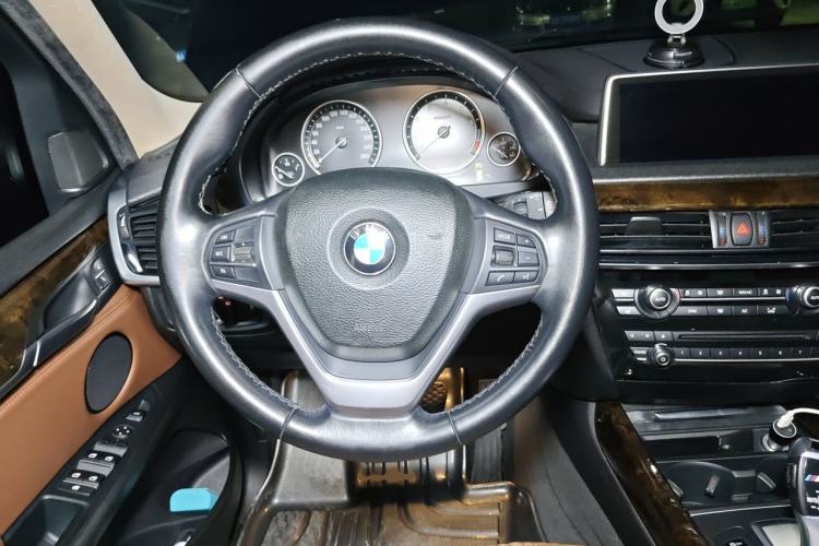 Used BMW X5 2014 xDrive35i Leading Model Steering Wheel