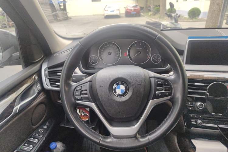 Used BMW X5 2014 xDrive35i Elegant Edition Steering Wheel