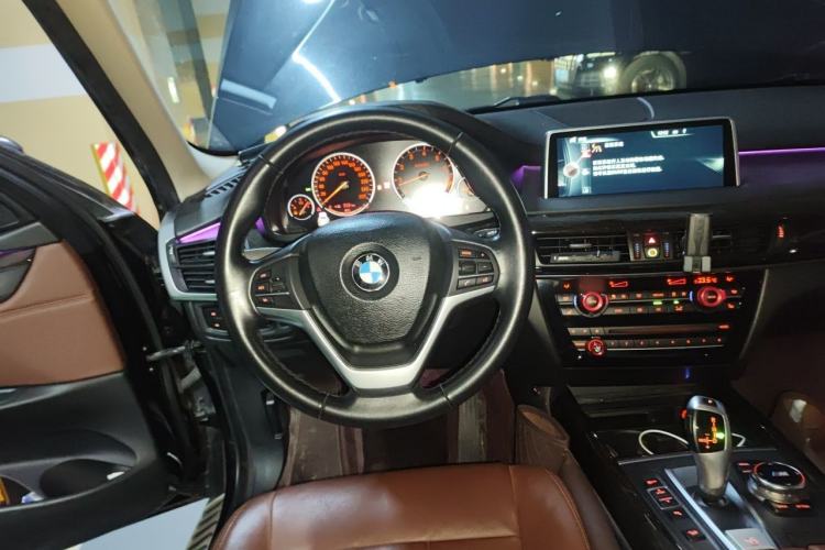 Used BMW X5 2014 xDrive35i Luxury Edition Steering Wheel