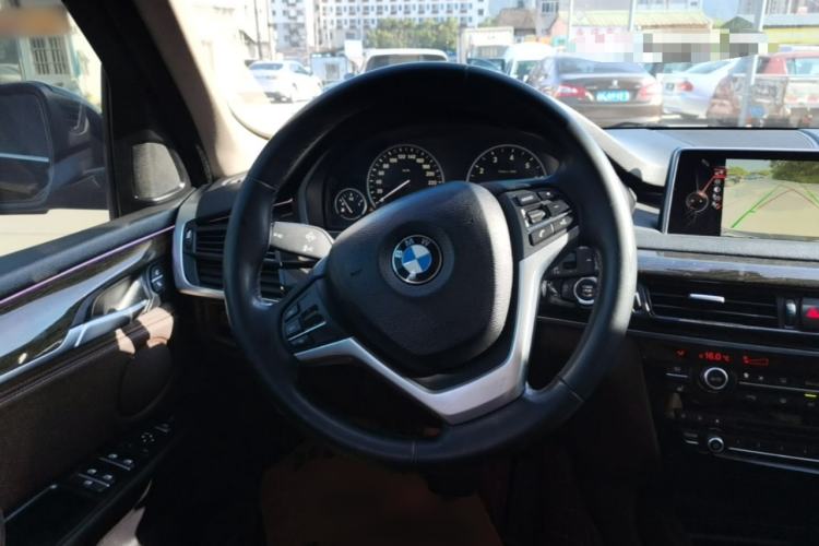 Used BMW X5 2014 xDrive35i Leading Model Steering Wheel