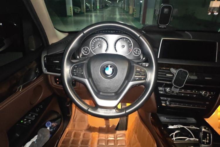 Used BMW X5 2014 xDrive35i Elegant Edition Steering Wheel