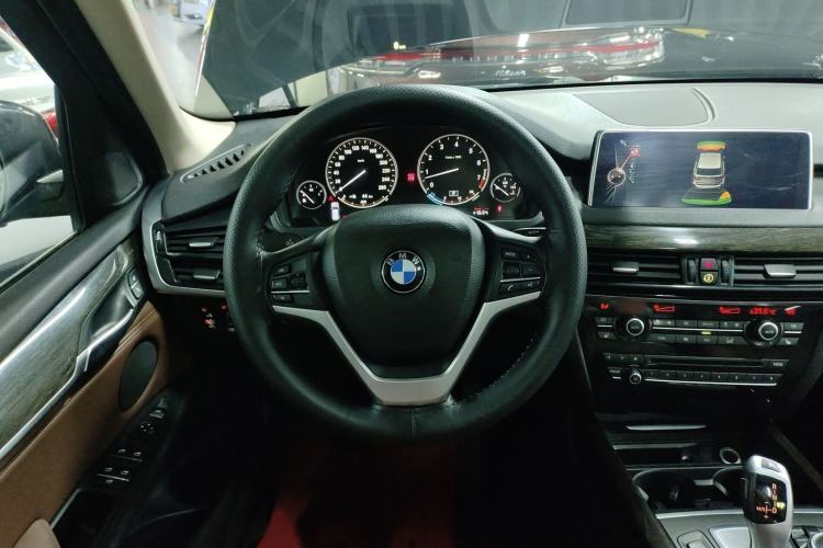 Used BMW X5 2014 xDrive35i Luxury Edition Steering Wheel