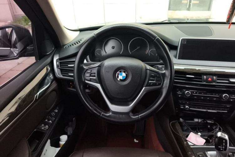 Used BMW X5 2014 xDrive35i Leading Model Steering Wheel