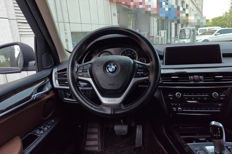 Used BMW X5 2014 xDrive35i Leading Model Steering Wheel