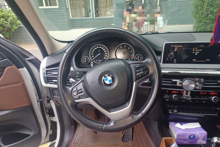Used BMW X5 2014 xDrive35i Leading Model Steering Wheel