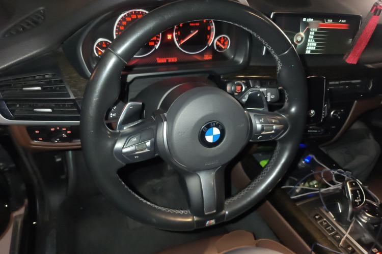 Used BMW X5 2014 xDrive35i Luxury Edition Steering Wheel