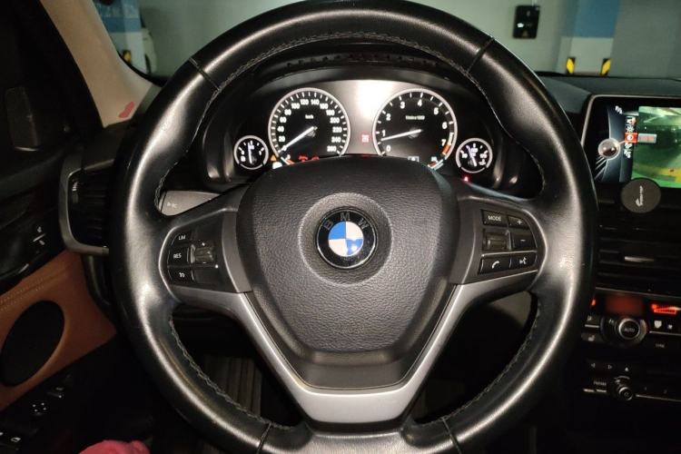 Used BMW X5 2014 xDrive35i Leading Model Steering Wheel