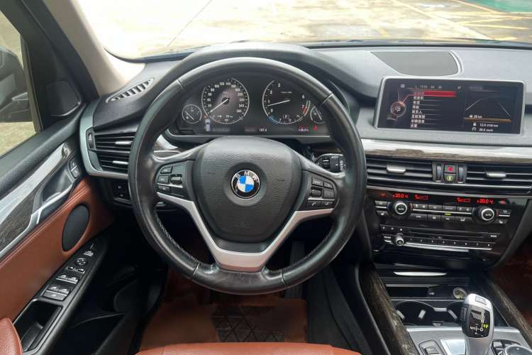 Used BMW X5 2014 xDrive35i Luxury Edition Steering Wheel