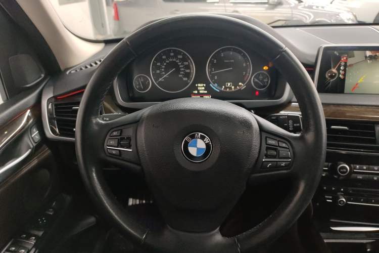 Used BMW X5 2014 xDrive35i Leading Model Steering Wheel