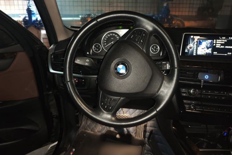 Used BMW X5 2014 xDrive35i Elegant Edition Steering Wheel