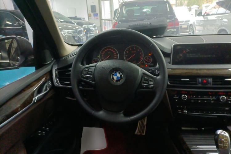 Used BMW X5 2014 xDrive35i Elegant Edition Steering Wheel