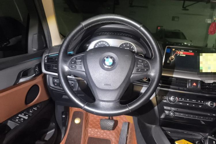 Used BMW X5 2014 xDrive35i 3.0T 5-seater Middle East version Steering Wheel