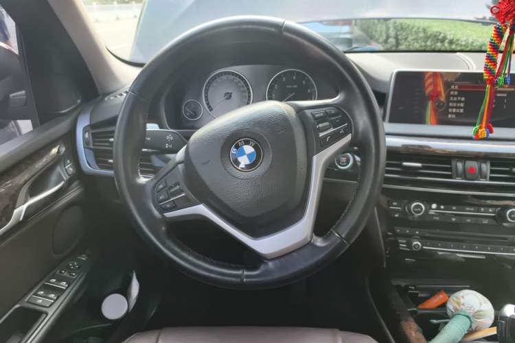 Used BMW X5 2014 xDrive35i Leading Model Steering Wheel