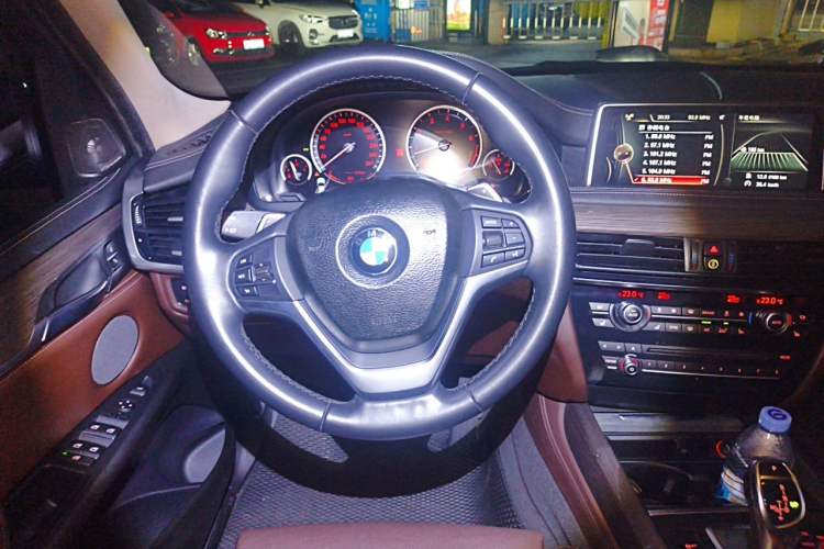 Used BMW X5 2014 xDrive35i Luxury Edition Steering Wheel