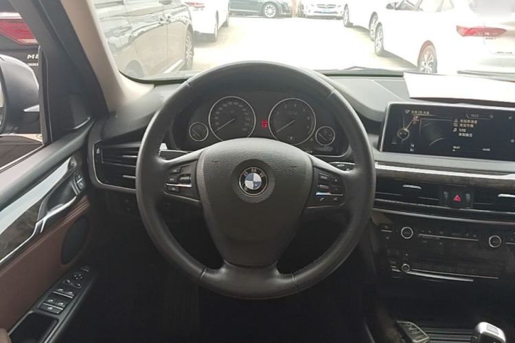 Used BMW X5 2014 xDrive35i Elegant Edition Steering Wheel